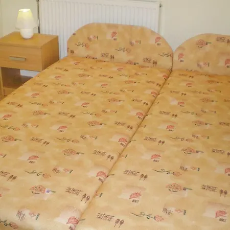 Four Bedroom Holiday In Szolosgyorok